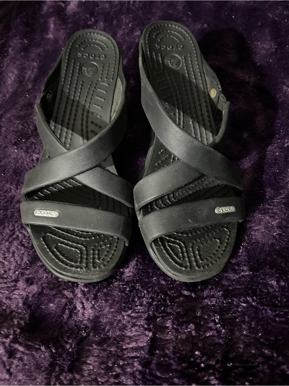 CROCS Women's Black Crossband Wedge Slides